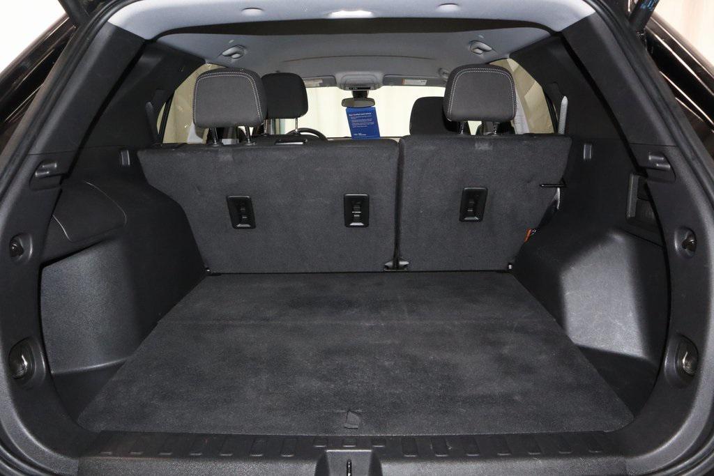 used 2023 Chevrolet Equinox car, priced at $18,869