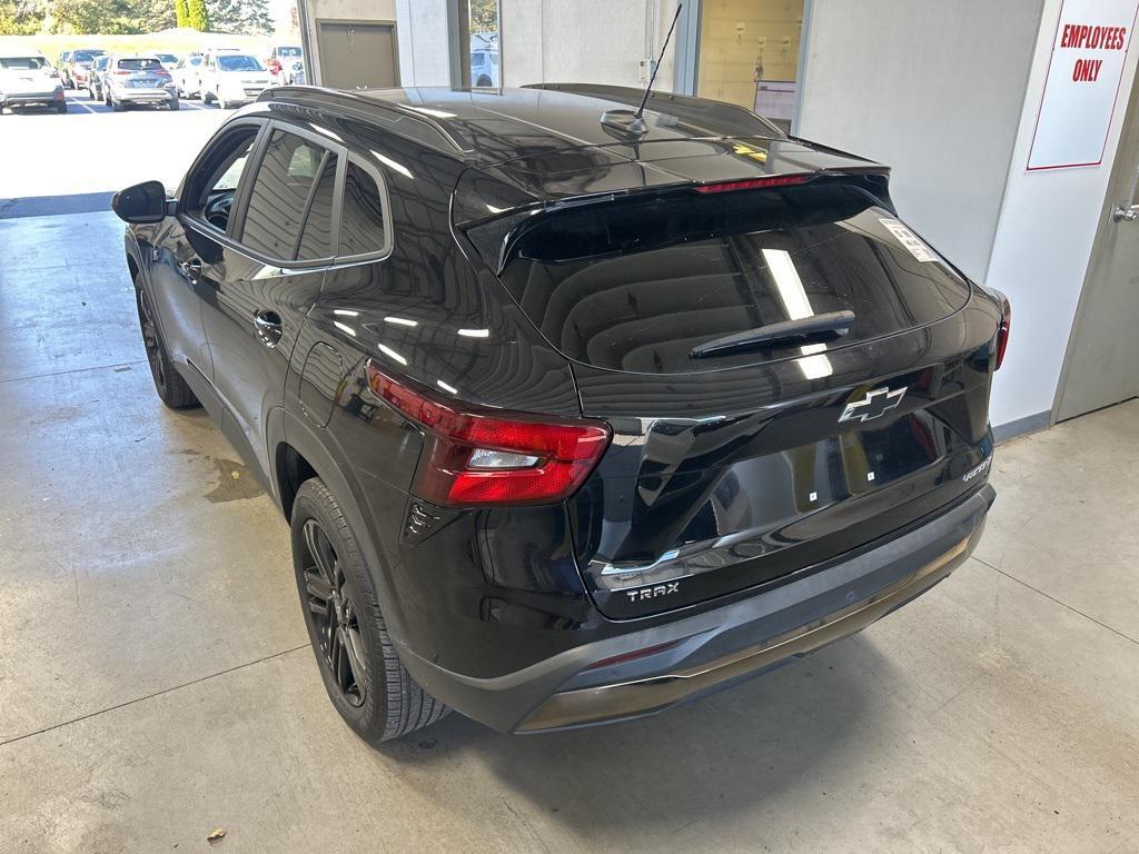 used 2025 Chevrolet Trax car, priced at $23,020