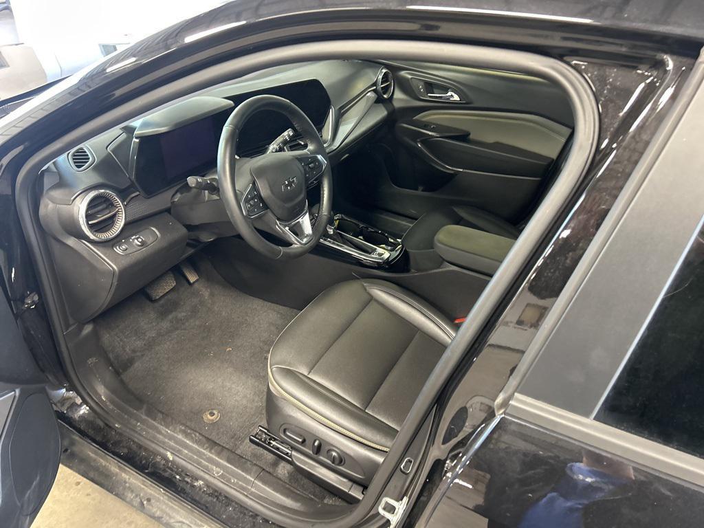 used 2025 Chevrolet Trax car, priced at $23,020