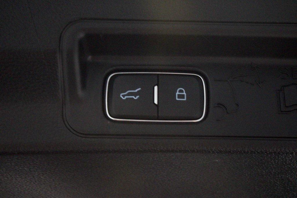 used 2022 Ford Explorer car, priced at $27,089
