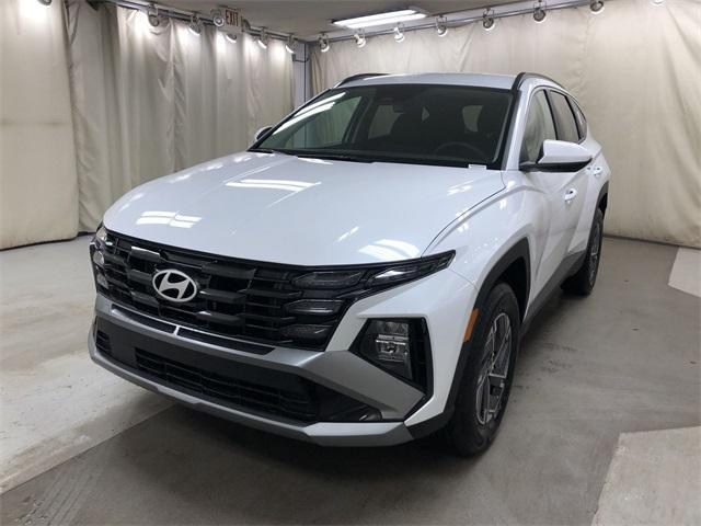 new 2025 Hyundai TUCSON Hybrid car, priced at $34,210