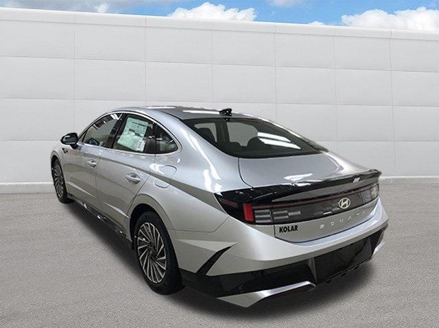 new 2025 Hyundai Sonata Hybrid car, priced at $33,248