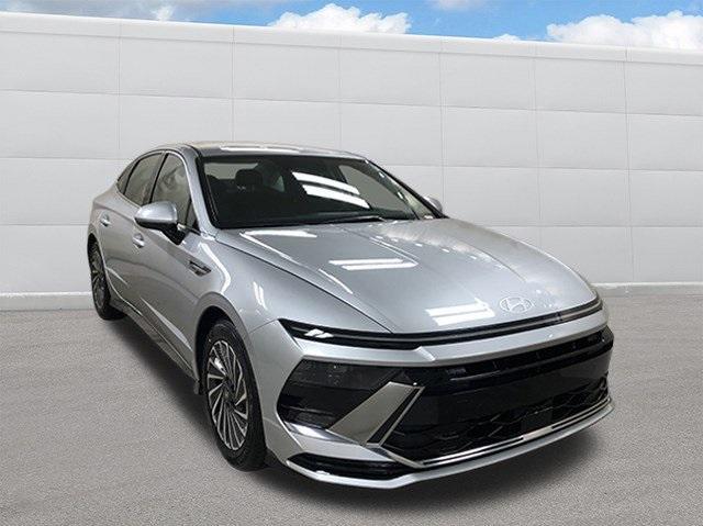 new 2025 Hyundai Sonata Hybrid car, priced at $33,248