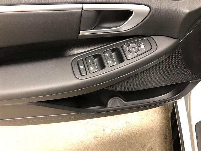 new 2025 Hyundai Sonata Hybrid car, priced at $33,248