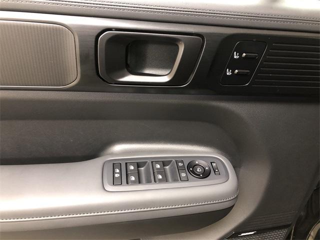 new 2025 Hyundai SANTA FE HEV car, priced at $48,694
