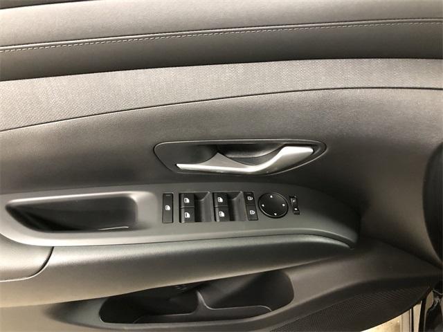 new 2025 Hyundai TUCSON Hybrid car, priced at $37,915