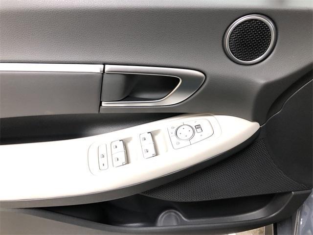 new 2025 Hyundai Sonata Hybrid car, priced at $31,610