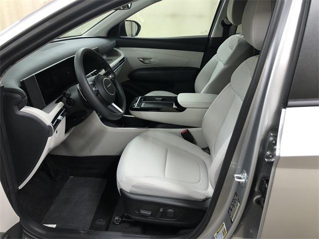 new 2025 Hyundai TUCSON Hybrid car, priced at $35,570