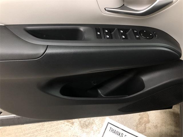 new 2025 Hyundai TUCSON Hybrid car, priced at $35,570