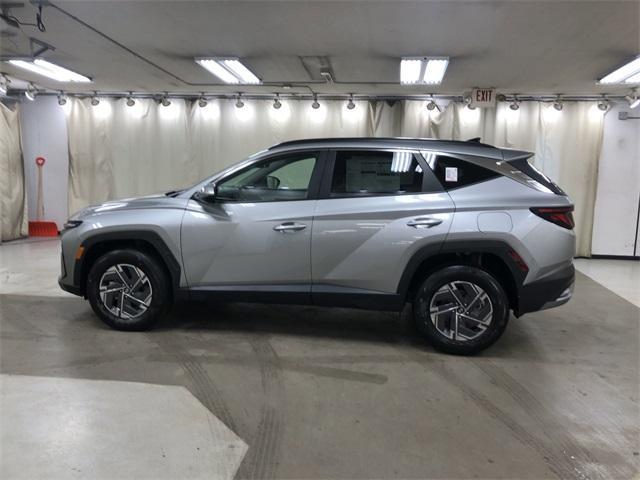 new 2025 Hyundai TUCSON Hybrid car, priced at $35,570