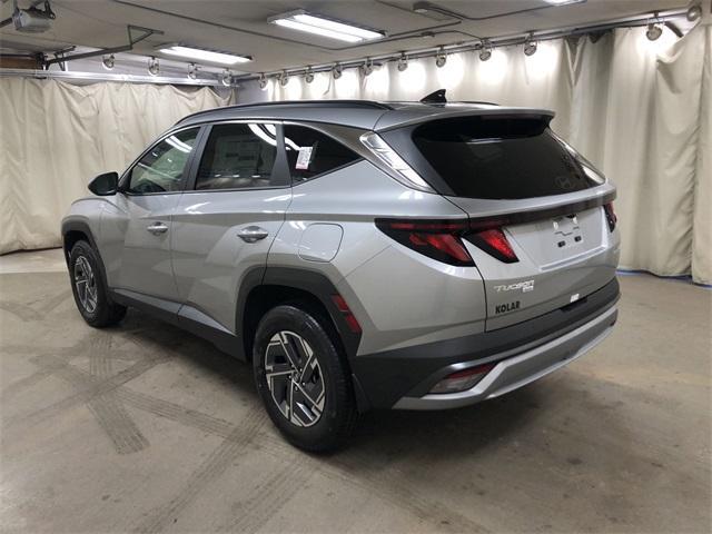 new 2025 Hyundai TUCSON Hybrid car, priced at $35,570