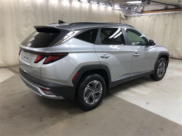 new 2025 Hyundai TUCSON Hybrid car, priced at $35,570
