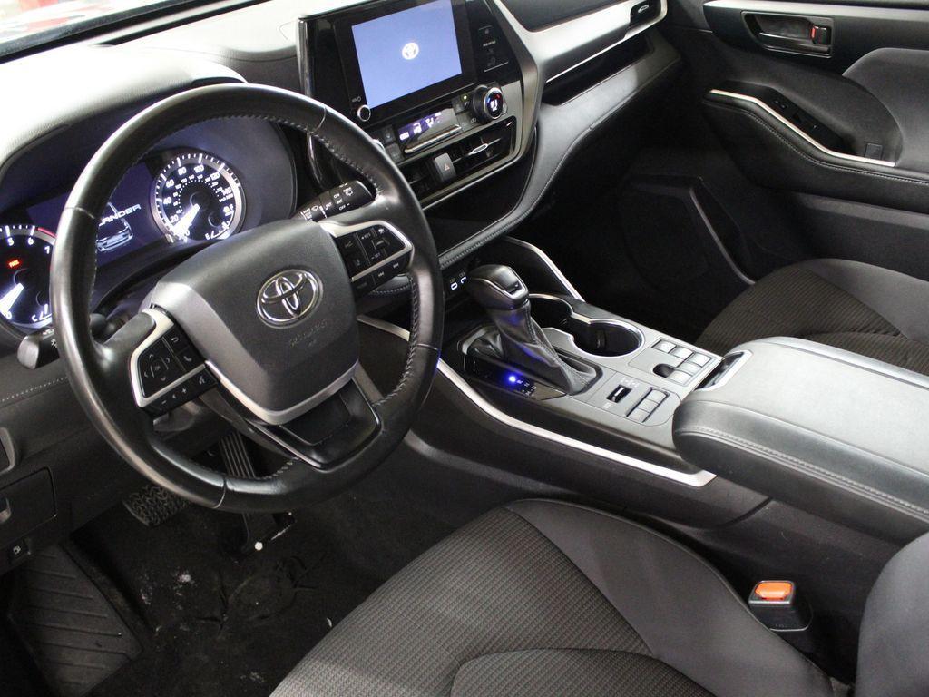 used 2024 Toyota Highlander car, priced at $36,995