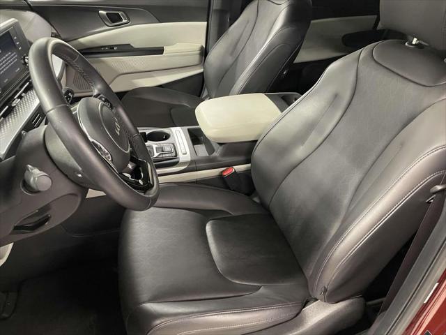 used 2024 Kia Carnival car, priced at $32,995