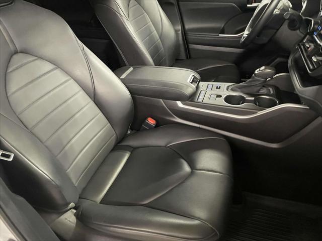 used 2021 Toyota Highlander car, priced at $35,513