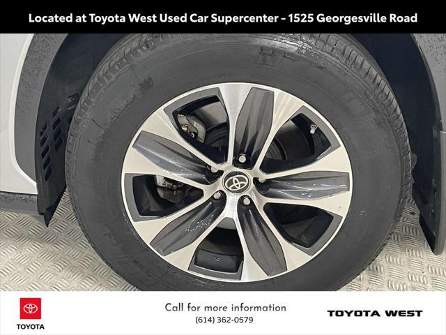 used 2021 Toyota Highlander car, priced at $35,513