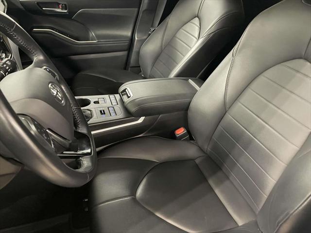 used 2021 Toyota Highlander car, priced at $35,513