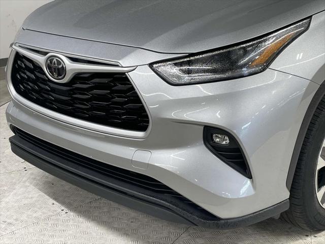 used 2021 Toyota Highlander car, priced at $35,513