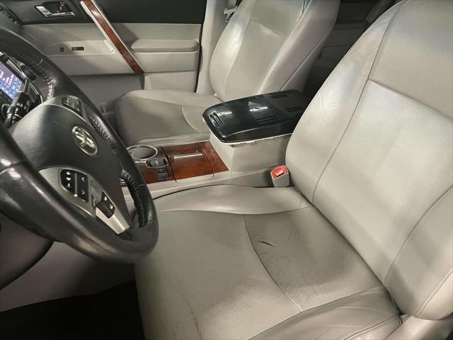 used 2013 Toyota Highlander car, priced at $10,895