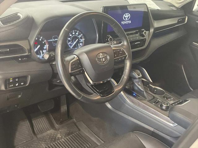 used 2020 Toyota Highlander car, priced at $32,477