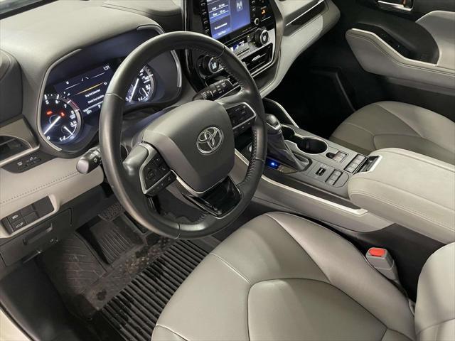used 2021 Toyota Highlander car, priced at $33,713