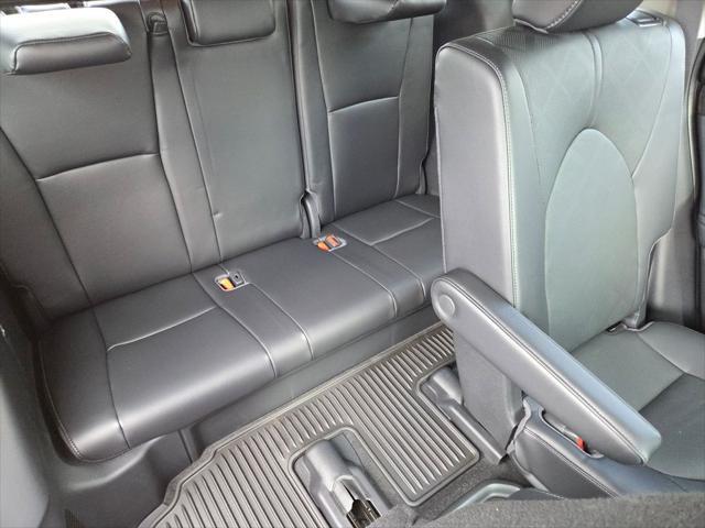 used 2023 Toyota Highlander car, priced at $47,555