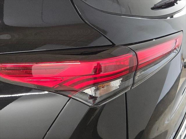used 2023 Toyota Highlander car, priced at $47,555