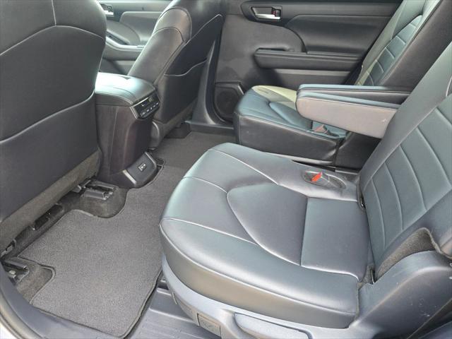 used 2024 Toyota Highlander car, priced at $42,995