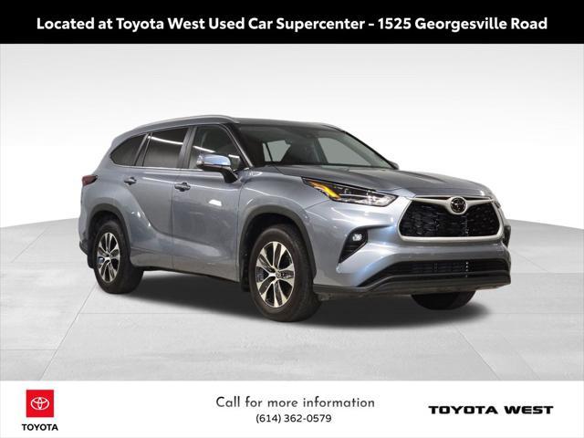used 2024 Toyota Highlander car, priced at $42,995