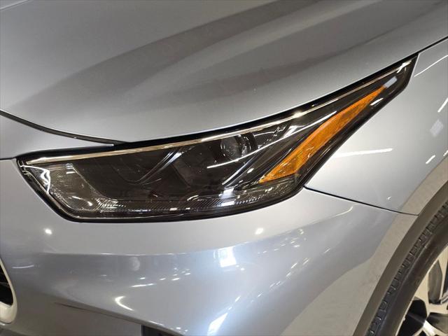 used 2024 Toyota Highlander car, priced at $42,995