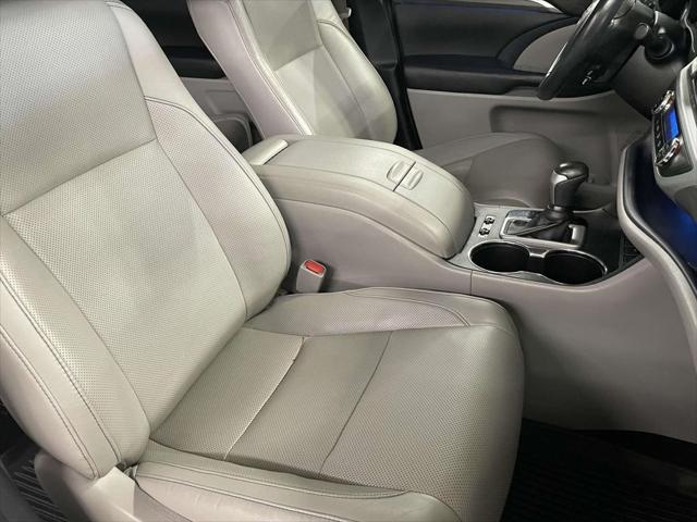 used 2019 Toyota Highlander car, priced at $27,826