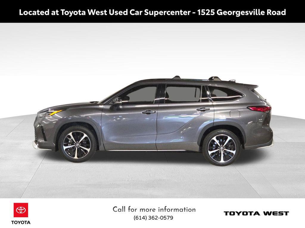 used 2021 Toyota Highlander car, priced at $35,695