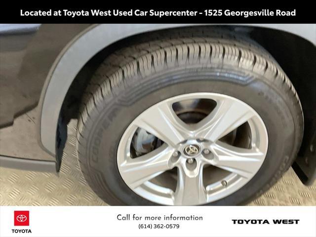 used 2022 Toyota Highlander Hybrid car, priced at $29,953
