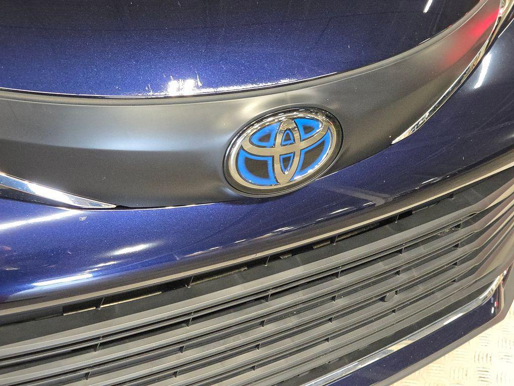 used 2024 Toyota Sienna car, priced at $48,991