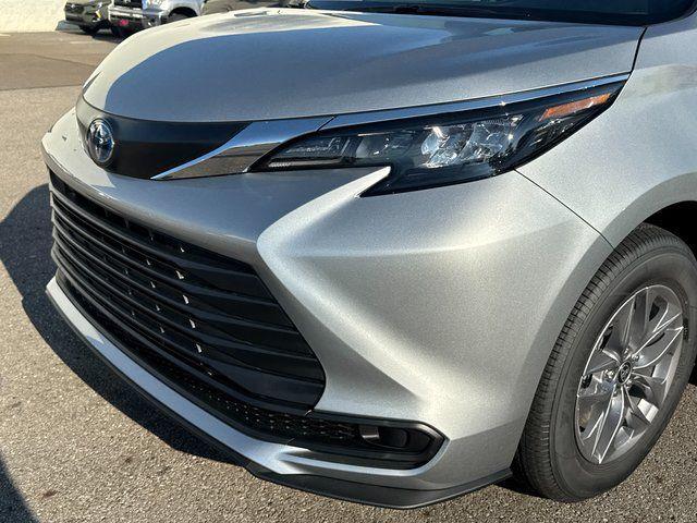 new 2025 Toyota Sienna car, priced at $45,650