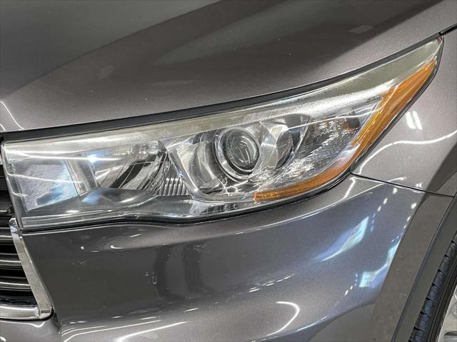 used 2016 Toyota Highlander Hybrid car, priced at $24,909