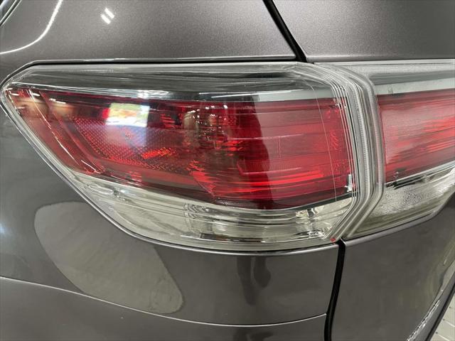 used 2016 Toyota Highlander Hybrid car, priced at $24,909