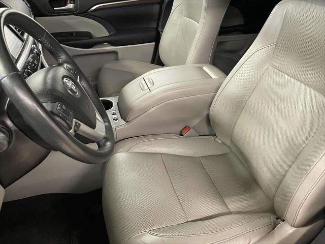 used 2016 Toyota Highlander Hybrid car, priced at $24,909