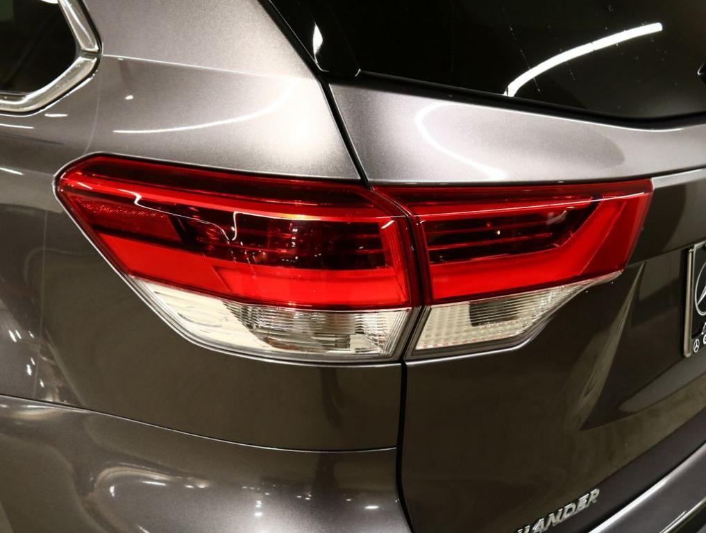 used 2019 Toyota Highlander car, priced at $27,690