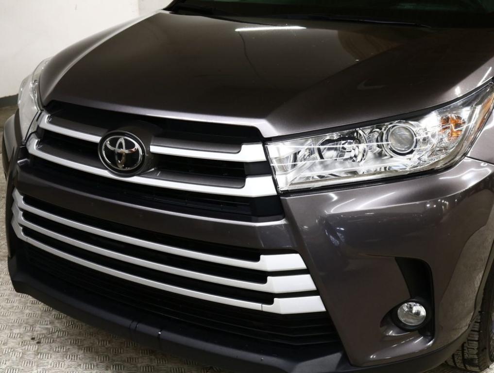 used 2019 Toyota Highlander car, priced at $27,690