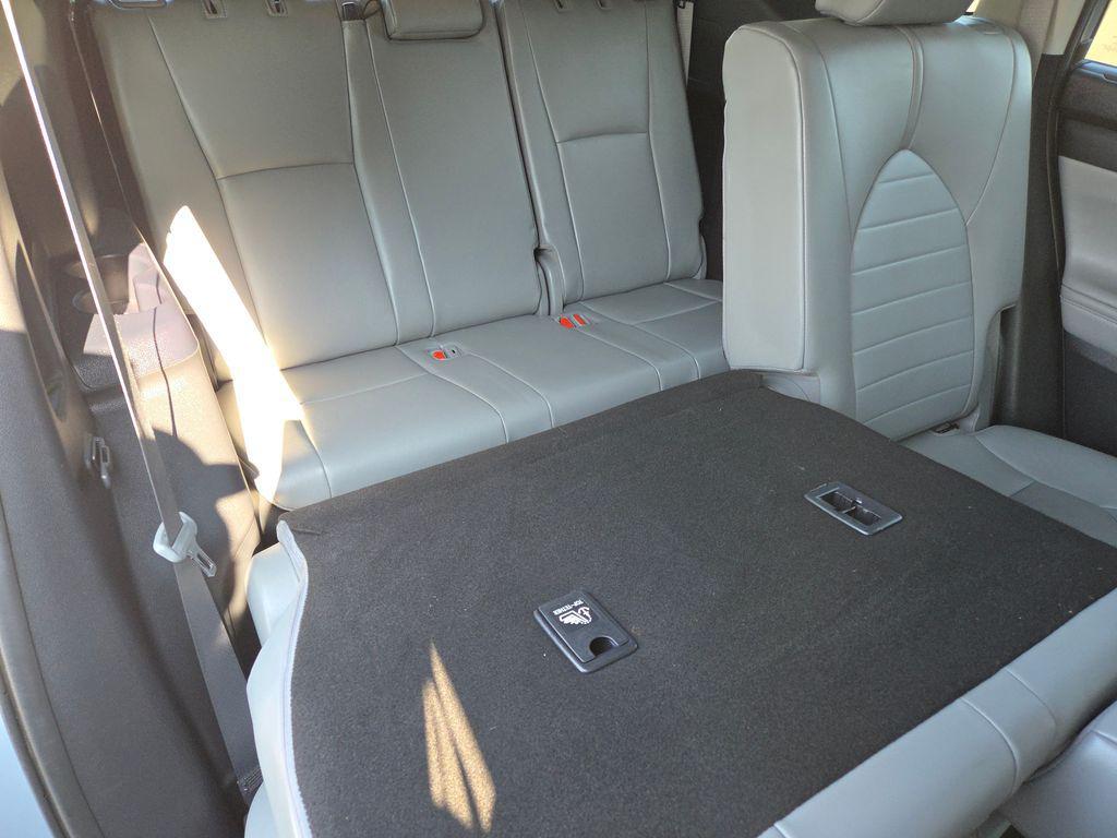 used 2021 Toyota Highlander car, priced at $31,545