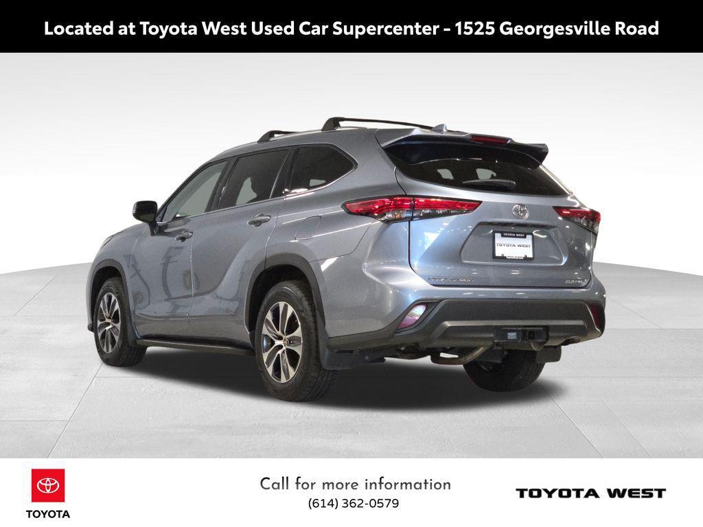 used 2021 Toyota Highlander car, priced at $31,545
