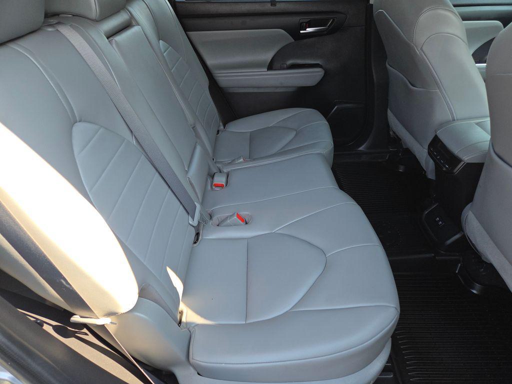 used 2021 Toyota Highlander car, priced at $31,545
