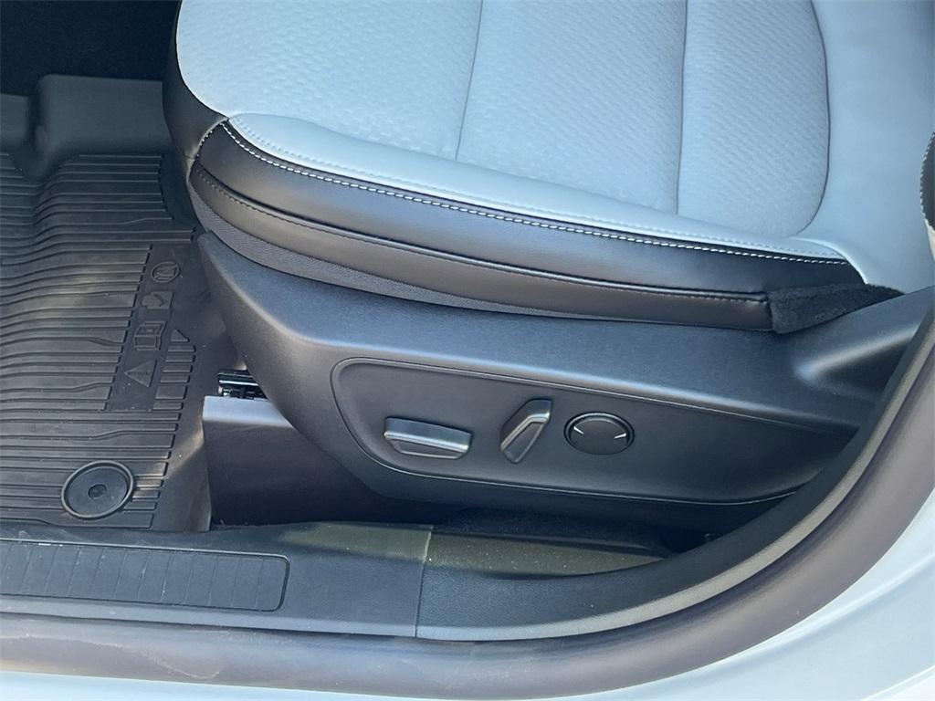new 2025 Ford Escape car, priced at $30,618