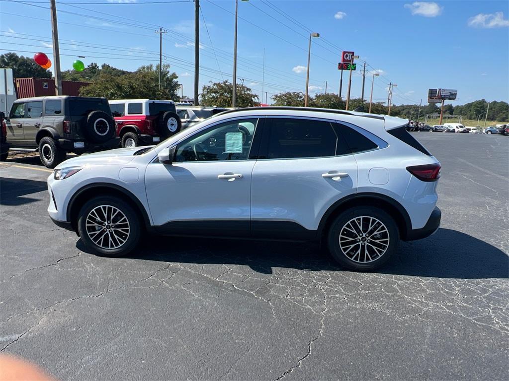 new 2025 Ford Escape car, priced at $30,618