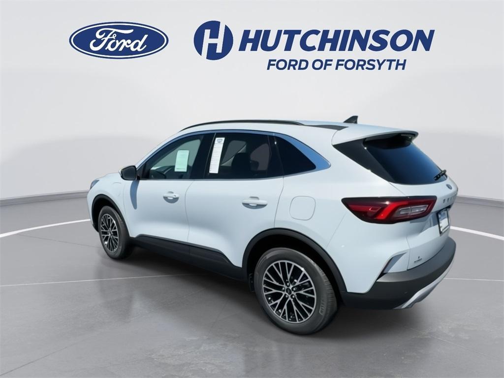 new 2025 Ford Escape car, priced at $32,118
