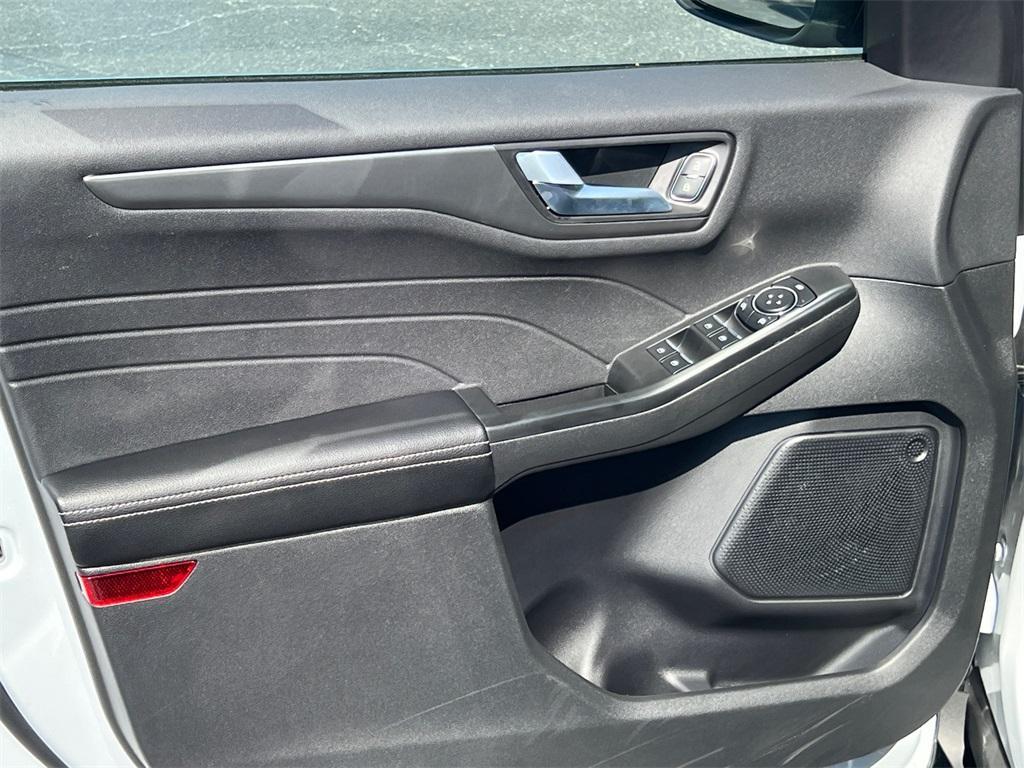 new 2025 Ford Escape car, priced at $30,618