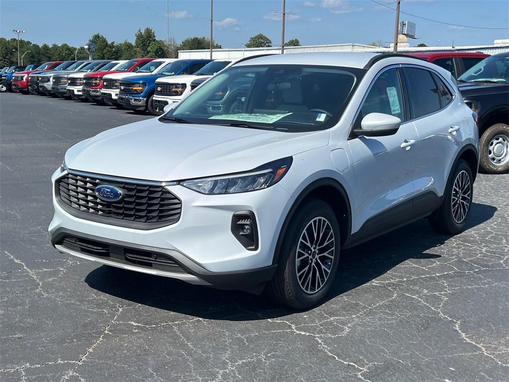 new 2025 Ford Escape car, priced at $30,618