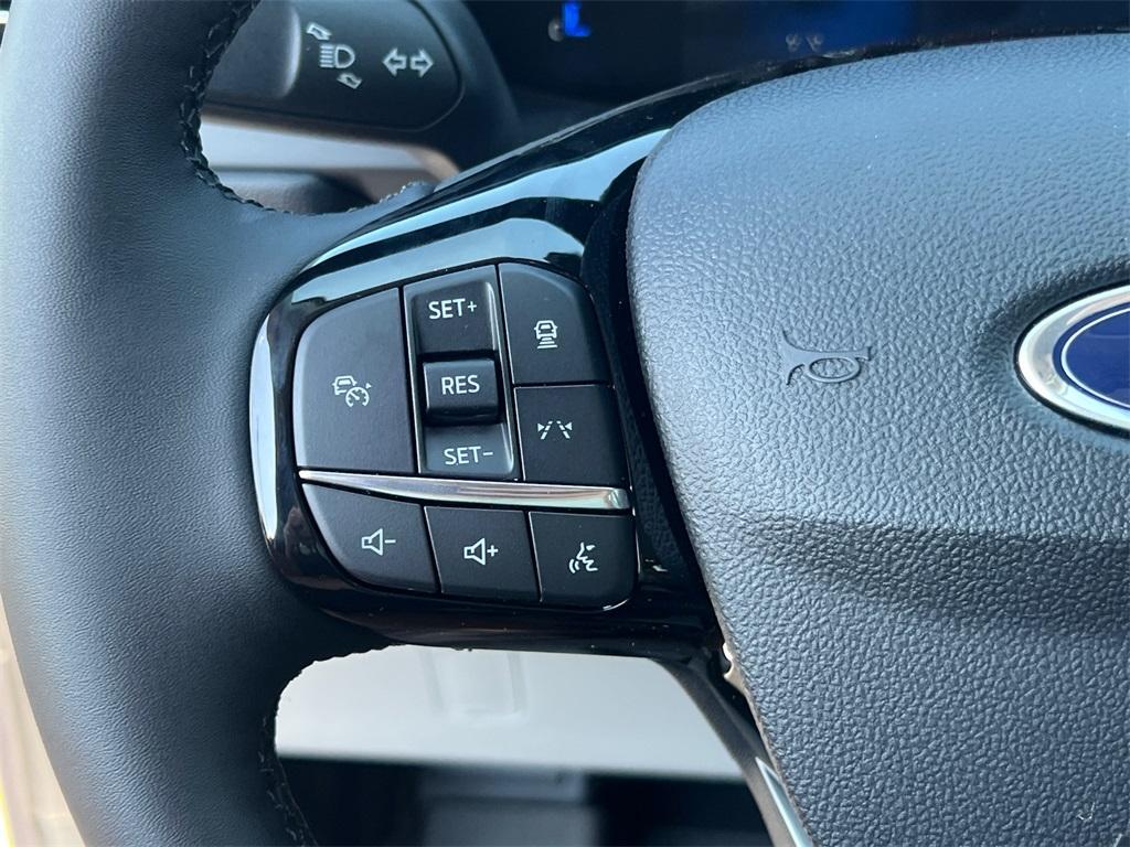 new 2025 Ford Escape car, priced at $30,618