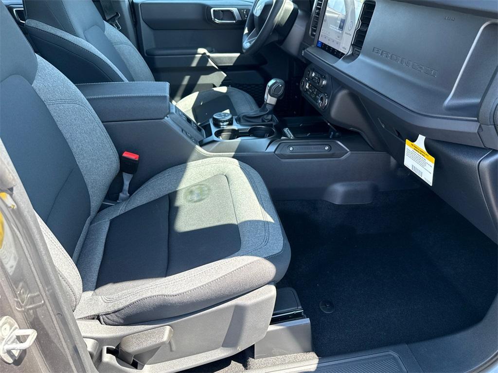 new 2025 Ford Bronco car, priced at $40,675